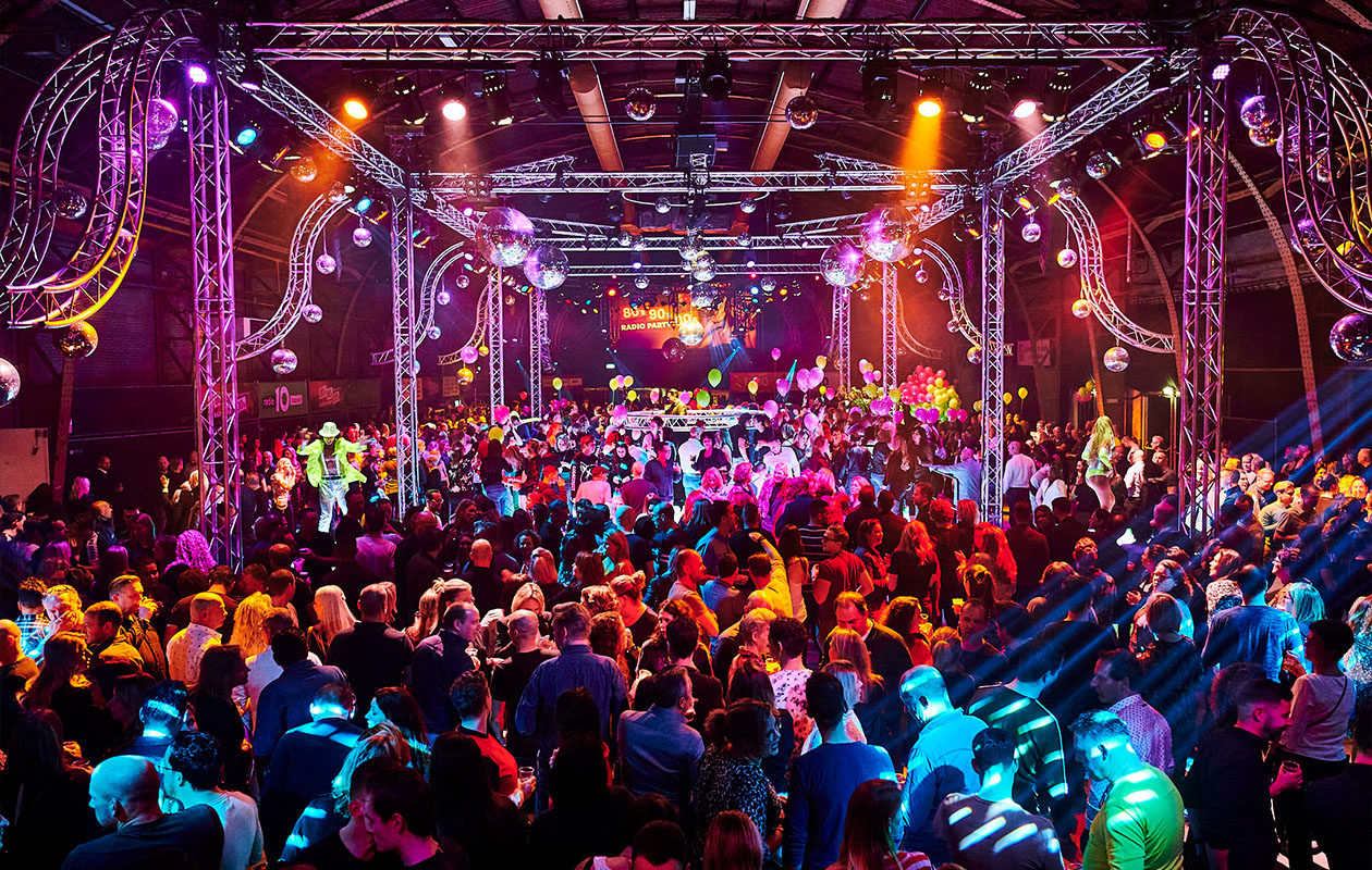 Ticket 80's 90's & 00's Radio Party in Tilburg (2p.)