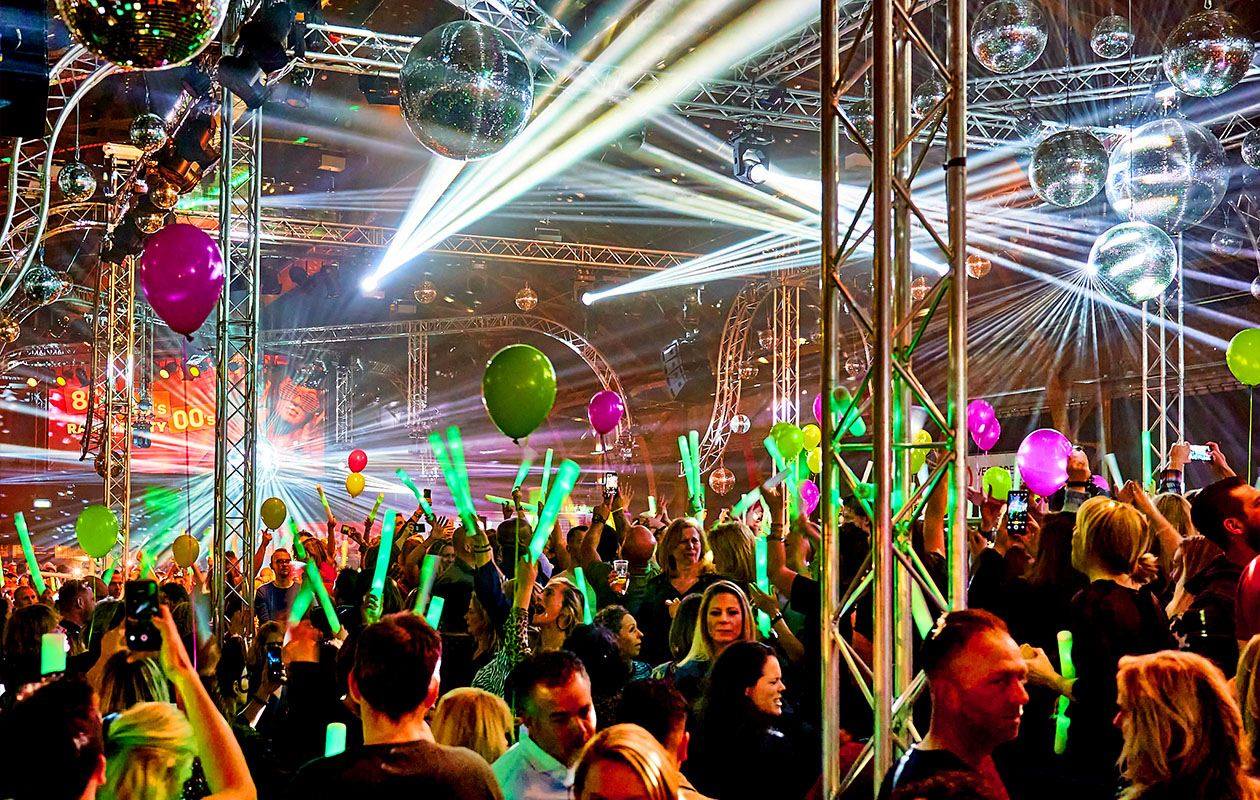 Ticket 80's 90's & 00's Radio Party in Tilburg (2p.)