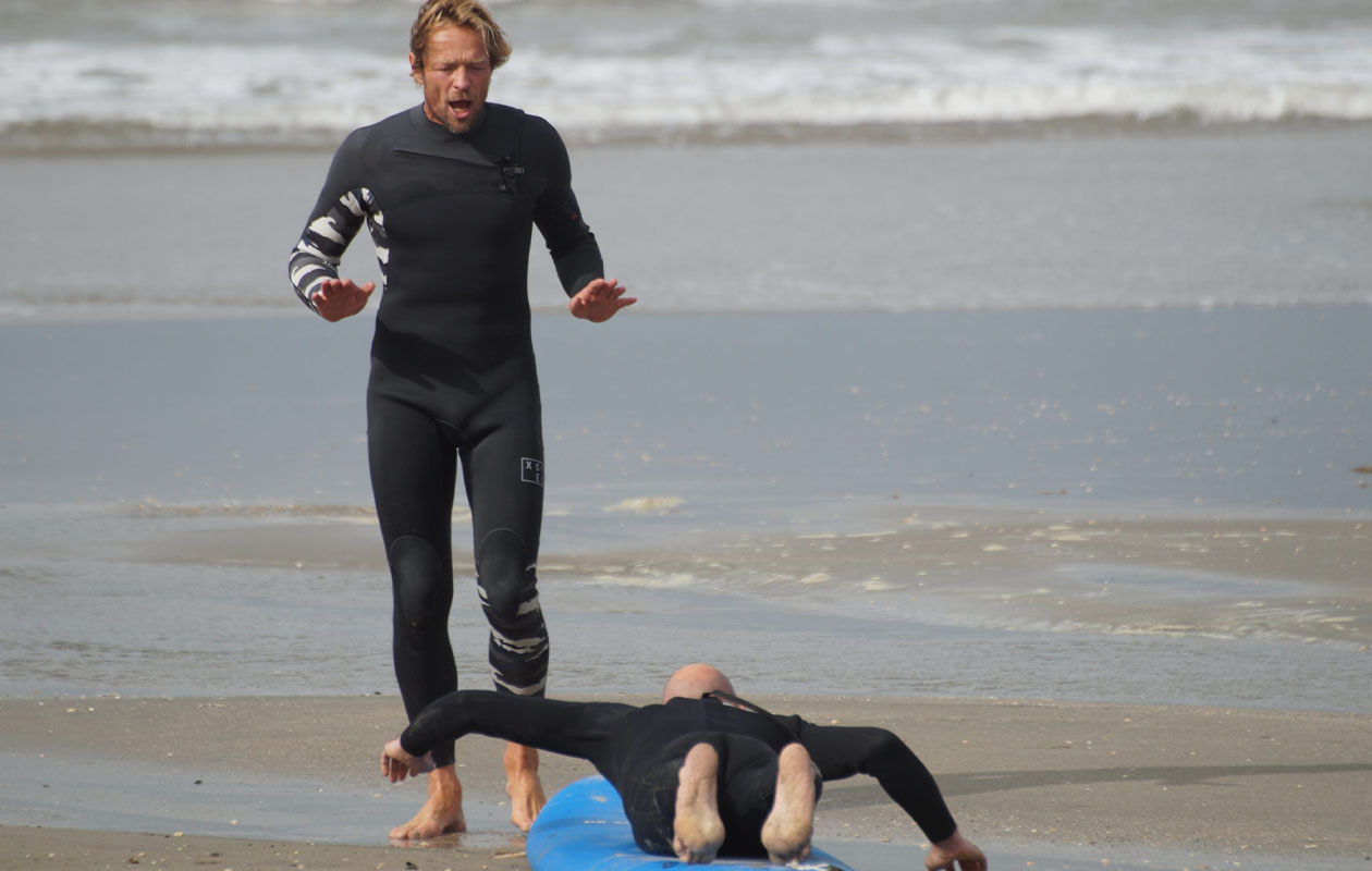 2 uur surfles + 1 uur vrij surfen bij Surfschool Senang (1p.)