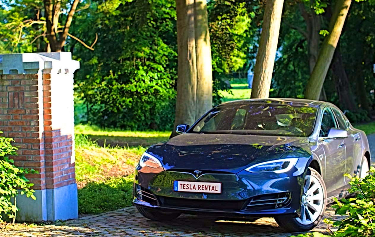 Conduire 30 minutes dans une Tesla Model S 90D