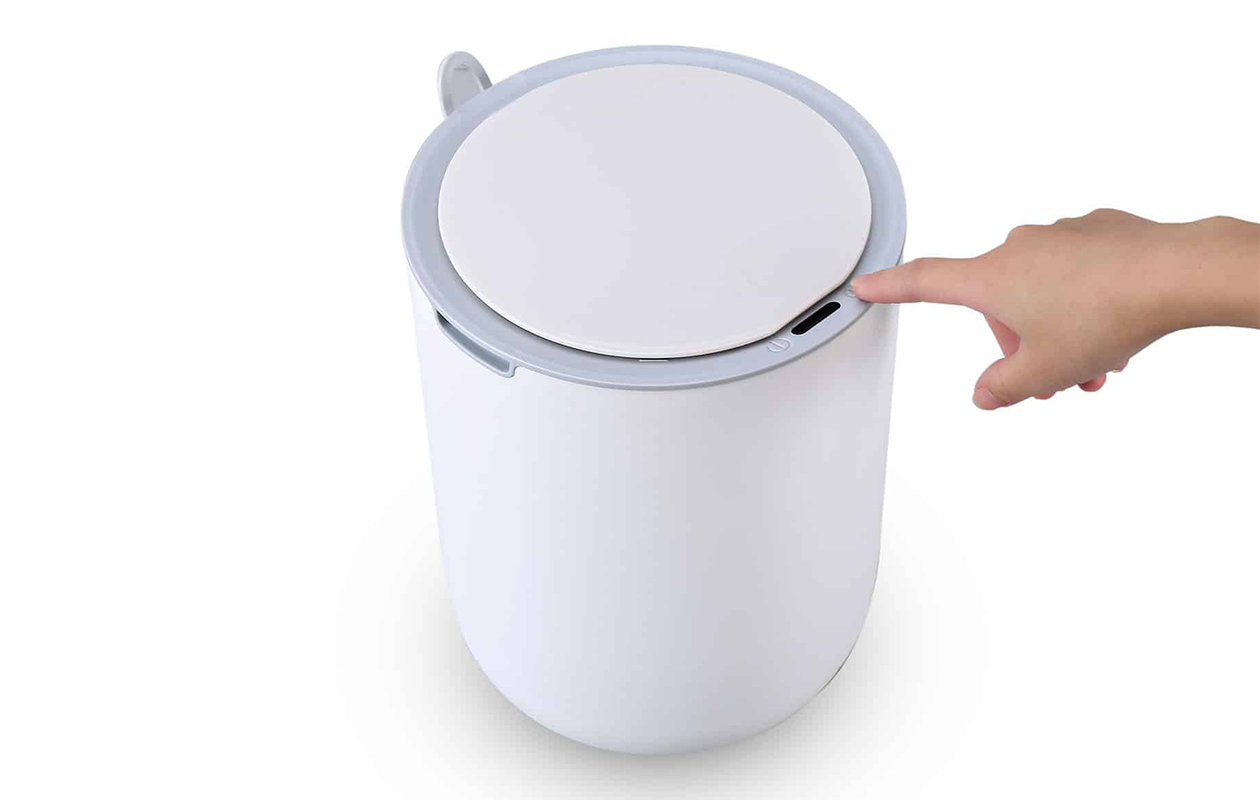 Prullenbak met bewegingssensor van FlinQ 8 L 
