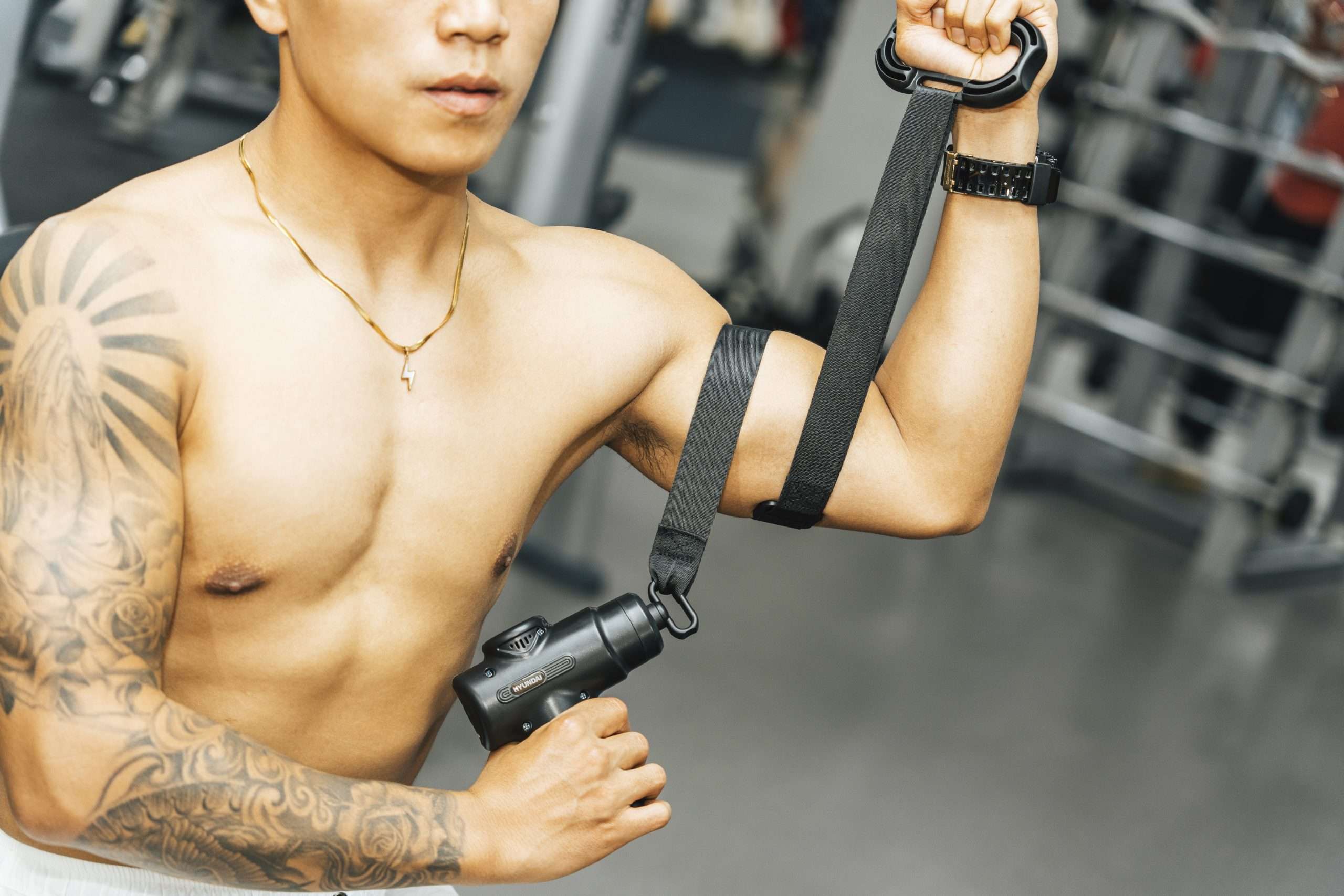 Hyundai Electronics massage apparaat met 4 opzetstukken en massageband