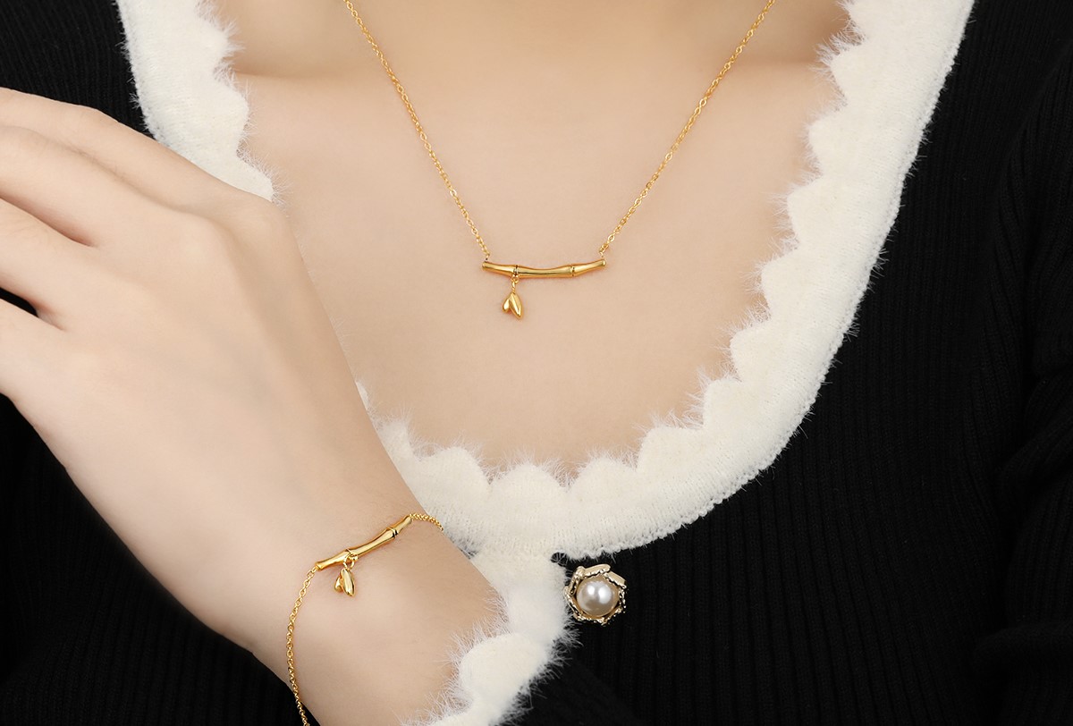 Morderne armband en ketting