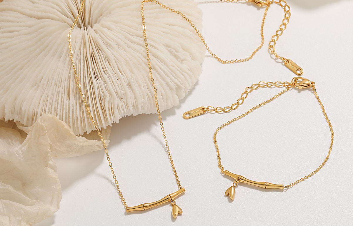 Morderne armband en ketting