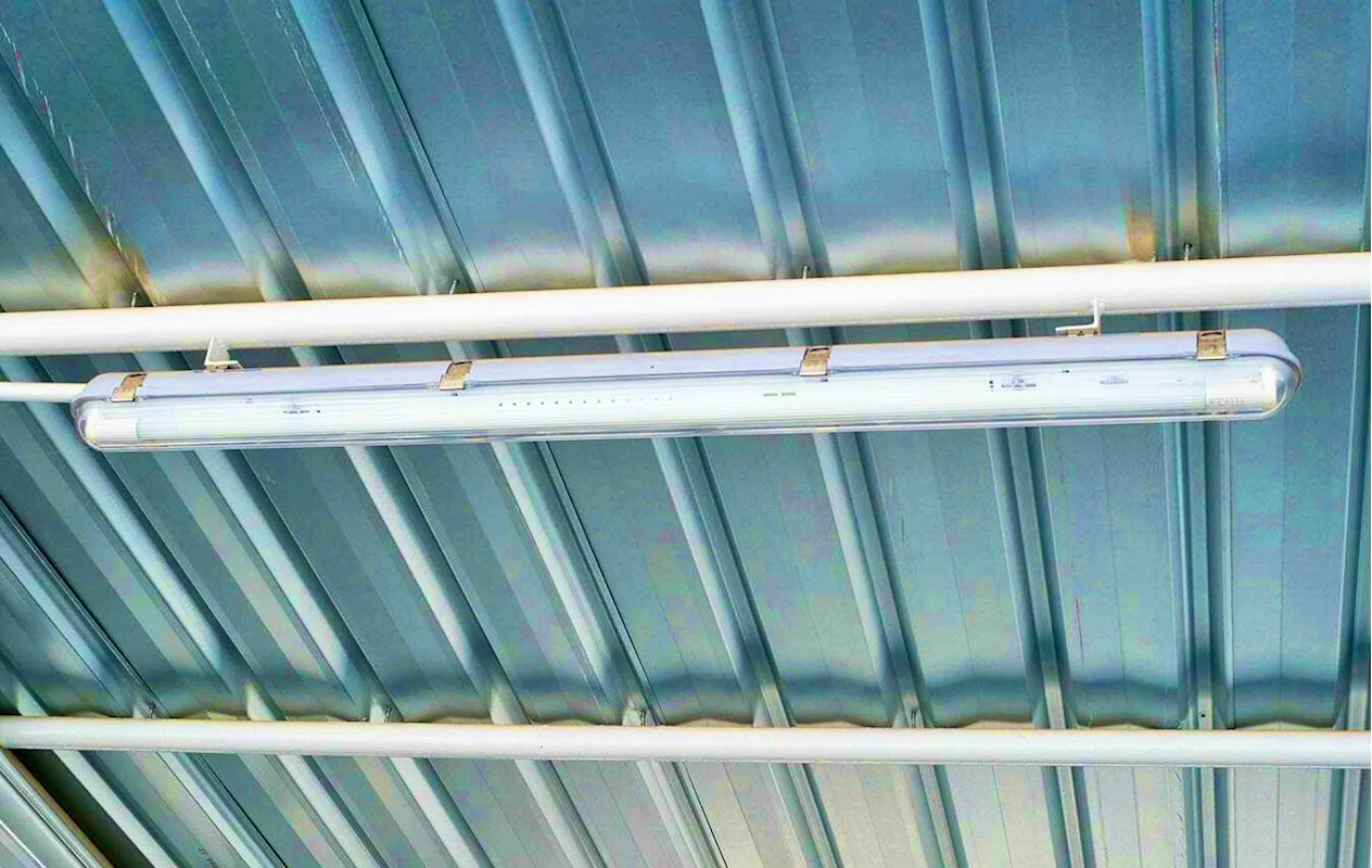 Tube fluorescent avec éclairage LED (120 cm)