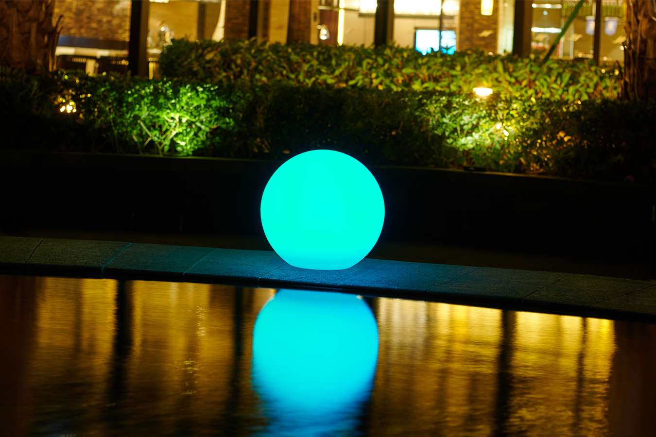 Hyundai Lighting - LED lichtbol met RGB op zonne-energie - 40 cm