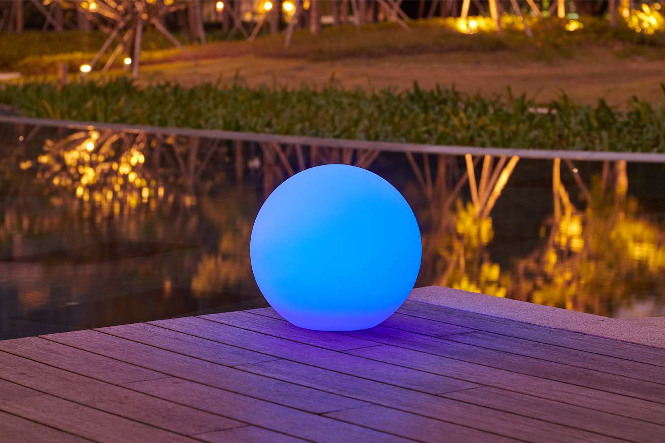 Hyundai Lighting - LED lichtbol met RGB op zonne-energie - 40 cm