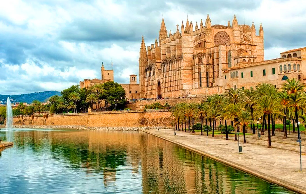 Verrassingsreis 3-daagse citytrip Europa: vlucht + hotel (2p.)