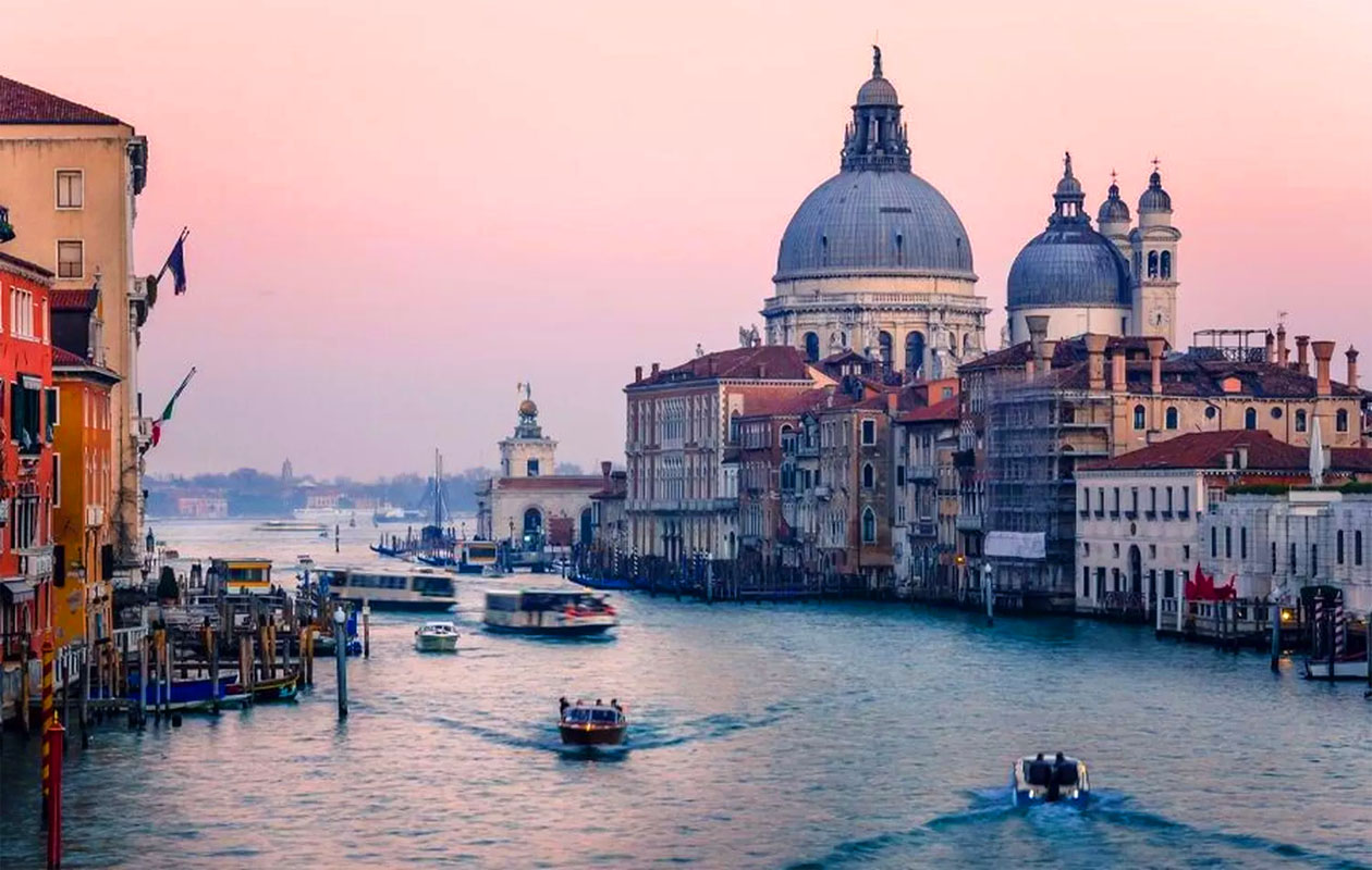 Verrassingsreis 3-daagse citytrip Europa: vlucht + hotel (2p.)